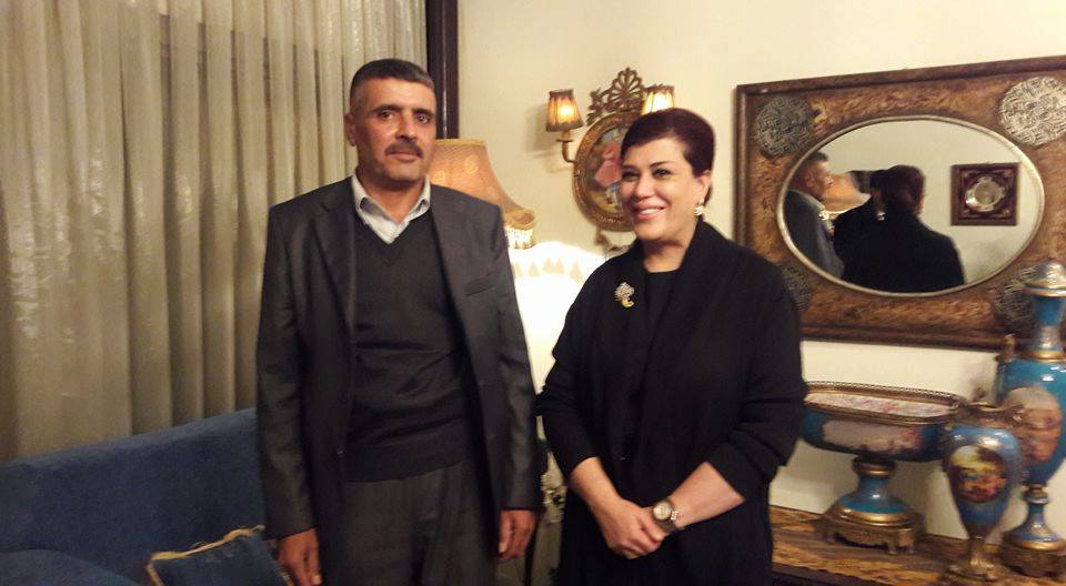بعد عقود من الغياب.. علي يعود والسفيرة الشاطرة صفية السهيل هي السبب