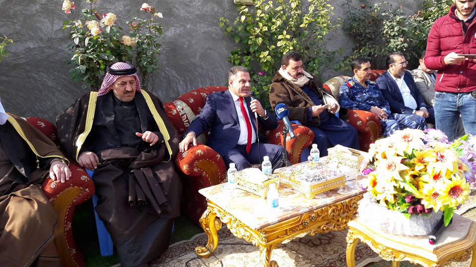 محافظ صلاح الدين يحضر تجمعا عشائريآ في ناحية الضلوعيه.. ويحيل عدد من مرضى مخيم الشهامة على نفقته الخاصة