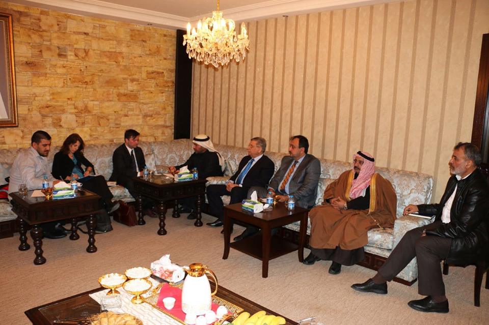 رئيس اللجنة المركزية للمشروع الوطني العراقي يبحث مع وفدا نرويجيا تطورات الازمة العراقية