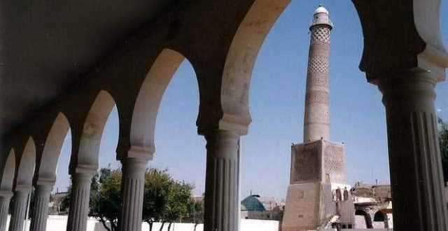 عشرات القناصين اعتلوا أسطح المباني بالمدينة القديمة لتدعيم القوات بجامع النوري