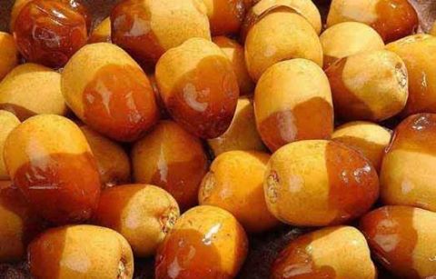 كم عدد السعرات الحرارية في التمر