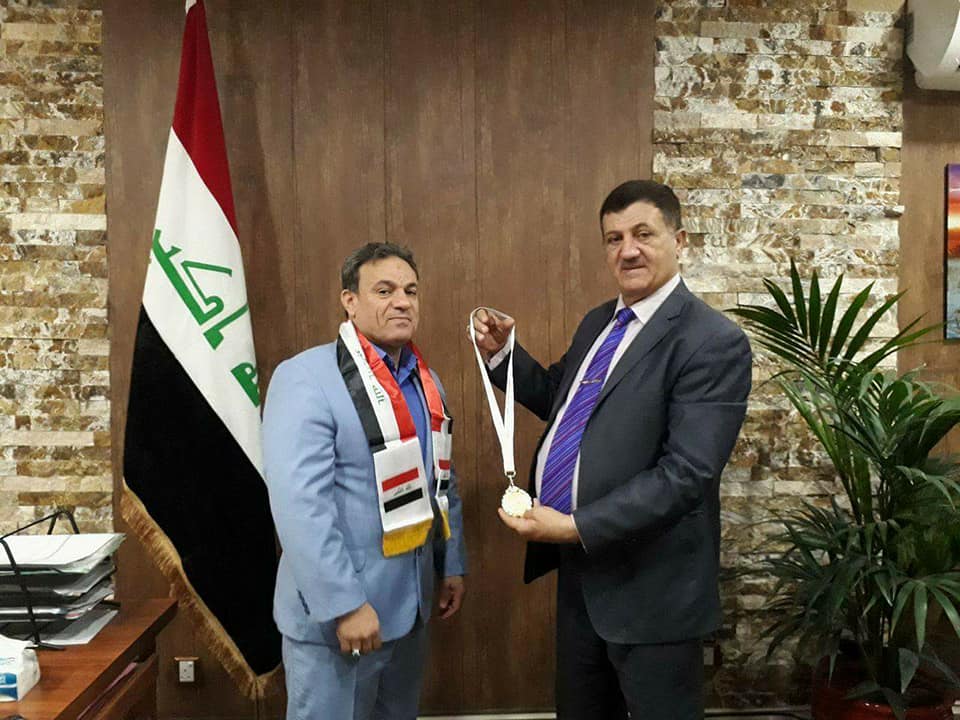 النائب الحارثي يكرم مدير استخبارات حماية المنشآت والشخصيات