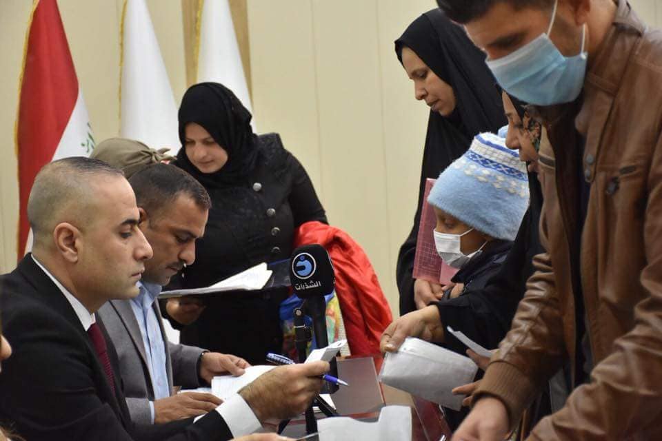 نقابة الاطباء فرع بغداد توزع تبرعات حملة أغاثة الاطفال المصابين بمرض السرطان