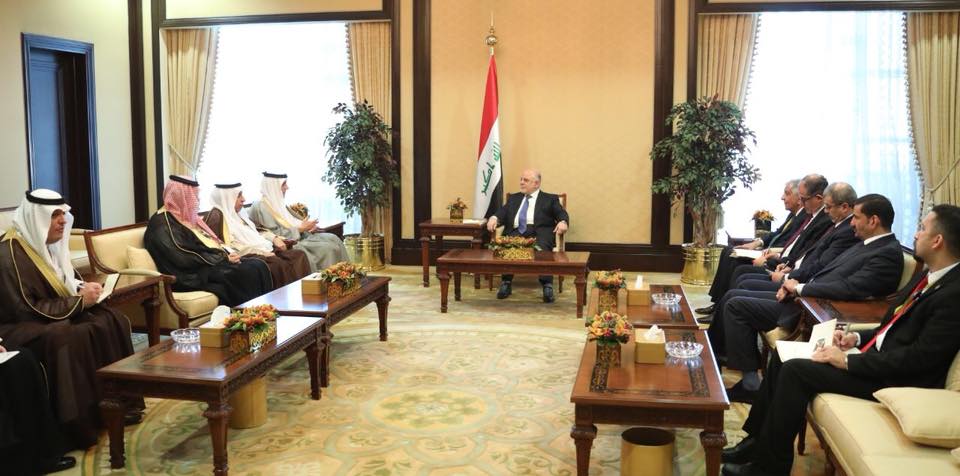 العبادي يستقبل على هامش مؤتمر إعمار العراق في الكويت وزير الخارجية السعودي عادل الجبير