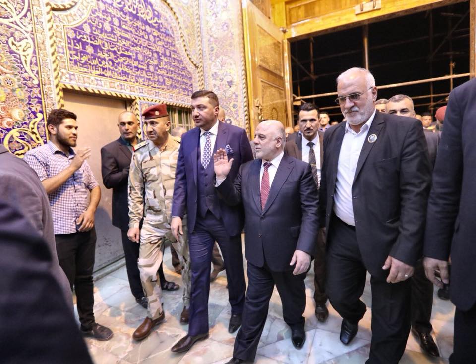 العبادي يؤدي مراسم الزيارة لمرقد السيد محمد بن الامام علي الهادي عليهما السلام