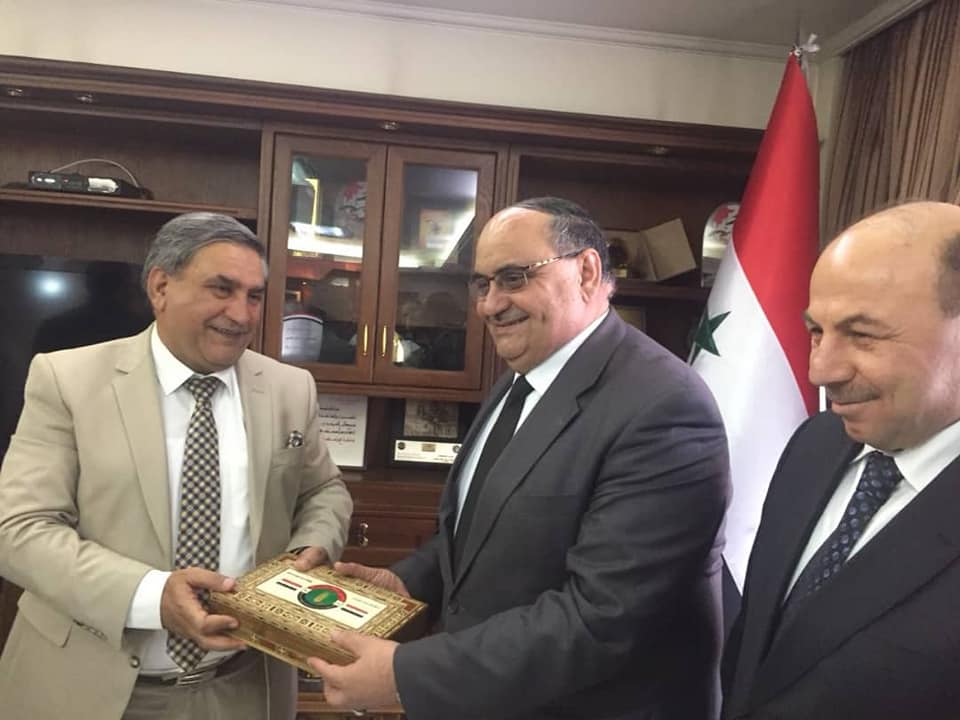 على هامش معرض دمشق الدولي للزهور.. الوفد العراقي يلتقي وزير الزراعة السوري ويشيد بمشاركة بغداد والنجف