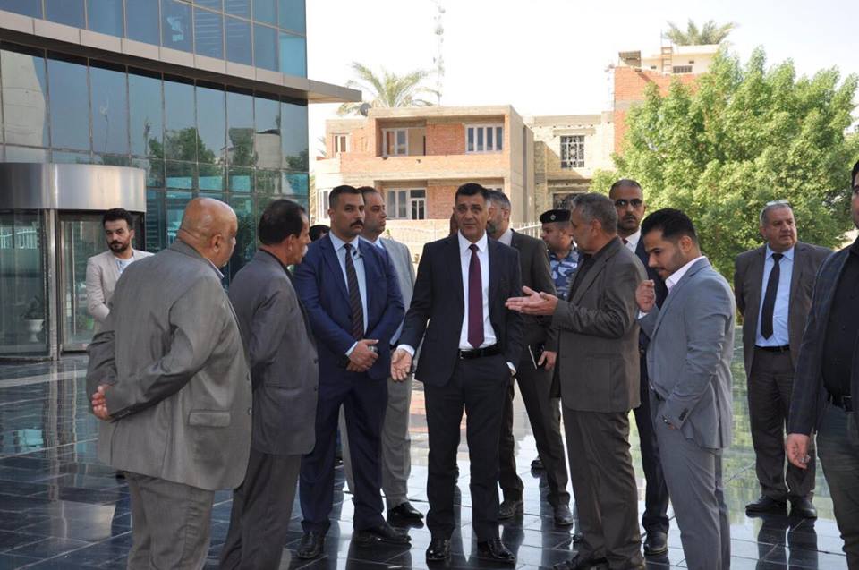 وزير الاتصالات يستكمل جولاته للاطلاع على سير الاعمال والاستماع إلى مشاكل منتسبي الوزارة