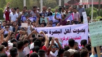 رئيس الوزراء يسقط الدعاوى القضائية الحكومية ضد المتظاهرين في البصرة