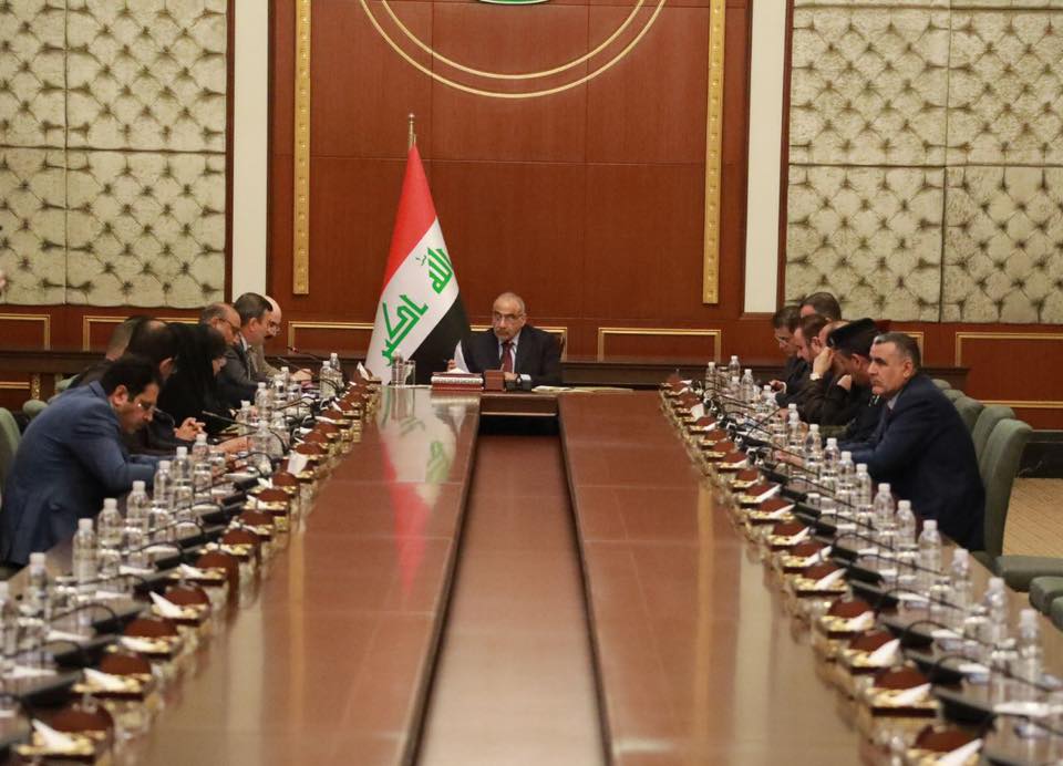عبدالمهدي يعقد اجتماعا مع اعضاء مجلس النواب وممثلي الحكومة المحلية والقيادات الامنية لمحافظة كربلاء