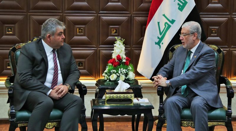 حداد يبحث مع رئيس سلطة الطيران المدني سبل تعزيز التعاون المشترك والارتقاء بالواقع الخدمي وتحسين درجات السلامة للمسافرين…