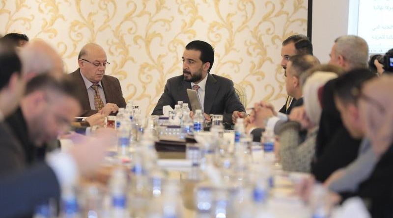 رئيس مجلس النواب يبحث مع اللجنة المالية النيابية بنود الموازنة العامة وفقراتها