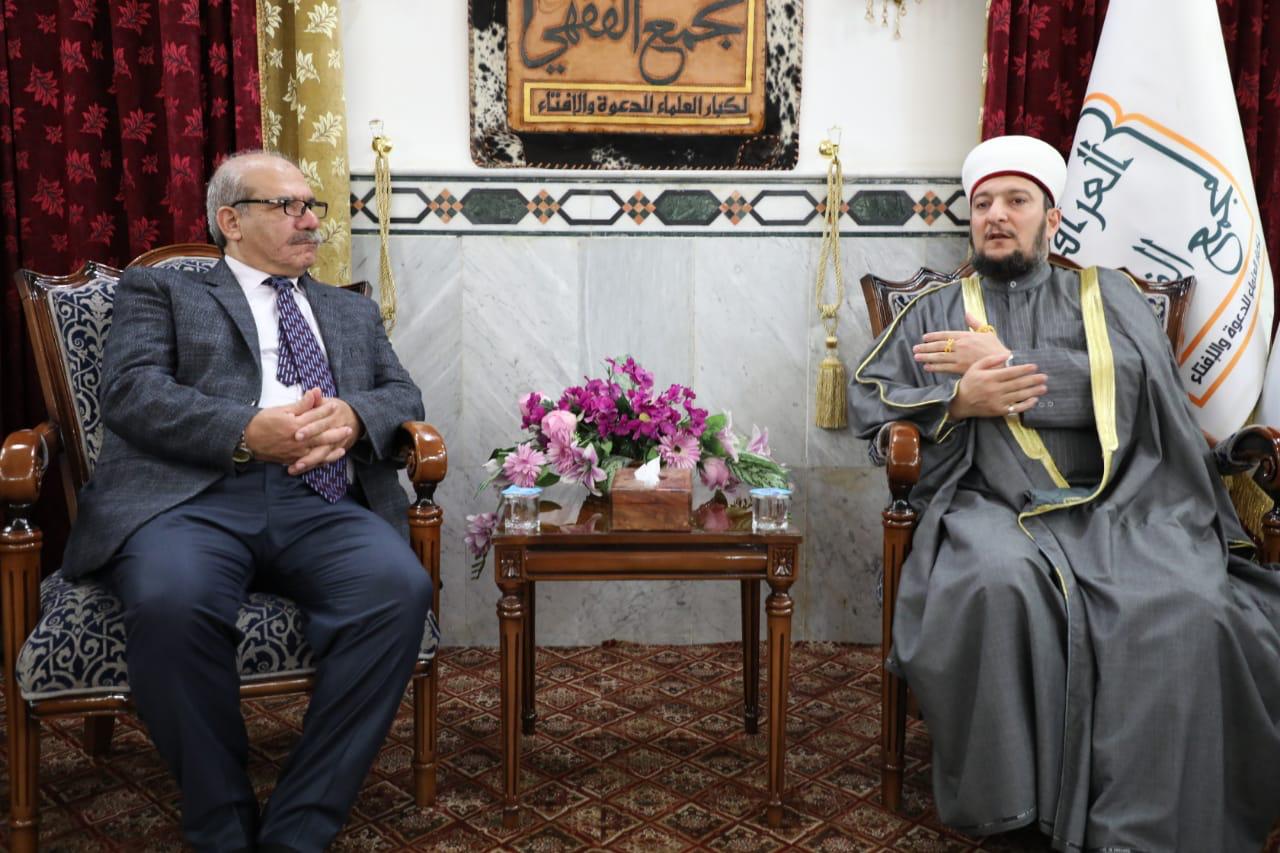 وفد المجلس الوطني الفلسطيني يزور جامع الامام الأعظم و العتبة الكاظمية المقدسة