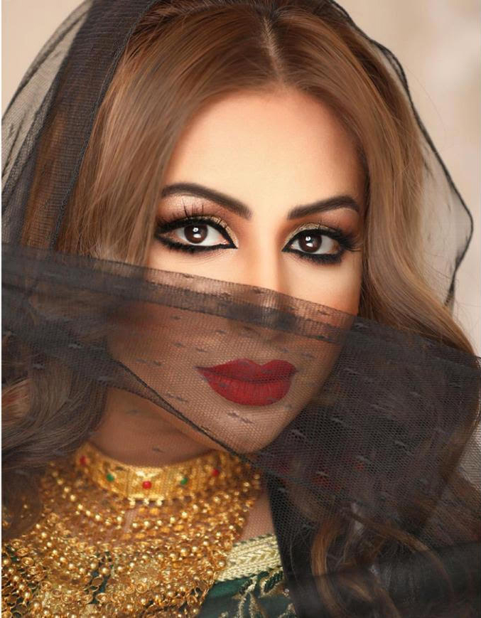 حملت كلمات معبّرة ولحن من التراث المطوّر ..حصه الإماراتية تصف أطباع “بعض البشر” بأغنيتها الجديدة