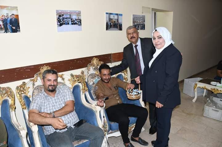 محافظ بغداد يكرم سفيرة المهام الانسانية (ماما زينب ) بشهادة تقديرية اعتزازاً لمواقفها الانسانية