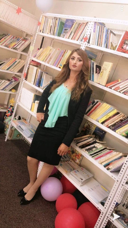 لأول مرة… مكتبة لقراءة الكتب بمخيم للنازحين لفتاة ايزيدية