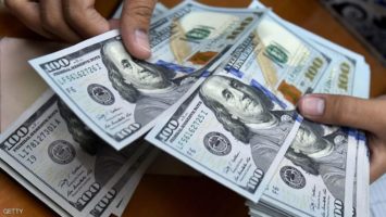تواصل هبوط الدولار الأمريكي لليوم الثالث متأثرا بتوقعات بخفض أسعار الفائدة