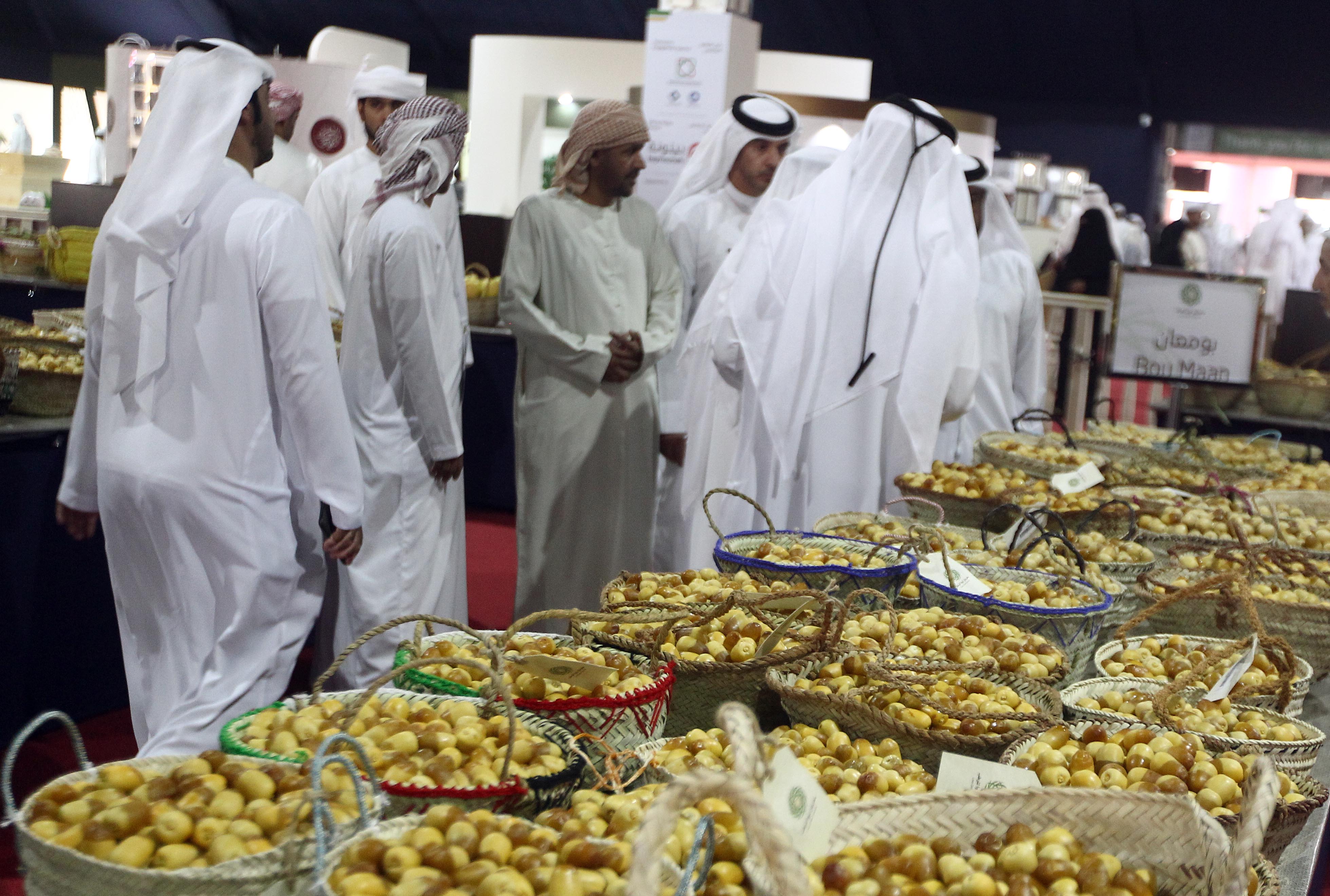 مهرجان ليوا للرطب يتوج الفائزين في مسابقات الخلاص والليمون