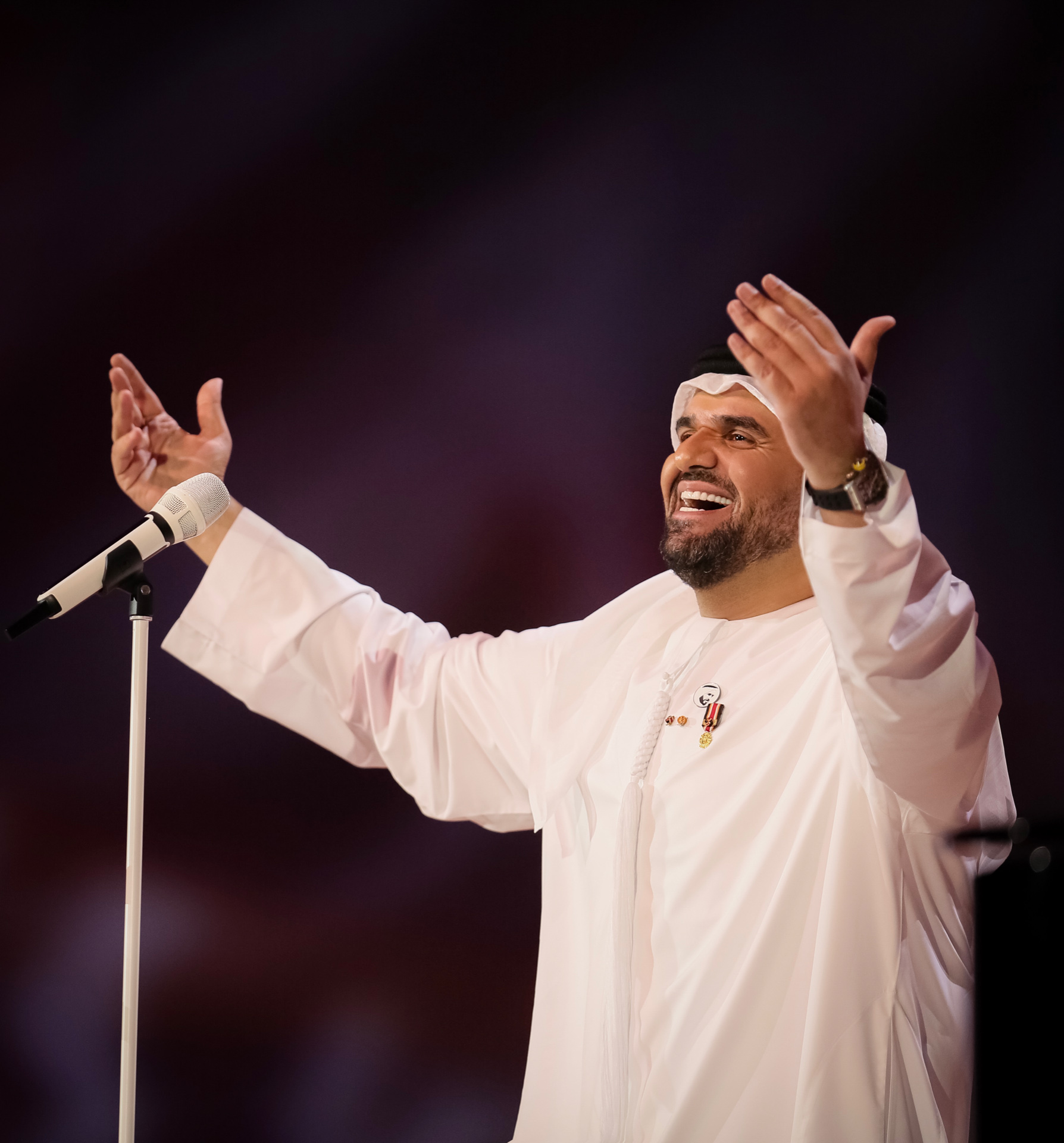 بمشاعر التلاحم والتعاضد الإماراتي والسعودي حسين الجسمي وجمهور عكاظ: أصالة الفن وثقافته حضرت بيوم ميلاده الـ40