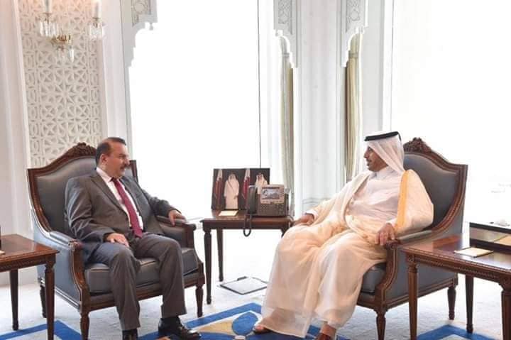 وزير الداخلية يصل قطر ويبحث ملفات أمنية مهمة مع رئيس وزرائها