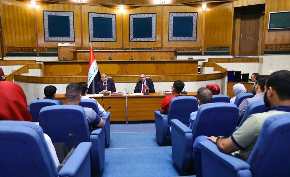 رئيس مجلس الوزراء السيد عادل عبدالمهدي يشيد بالنسبة العالية للطالبات المتفوقات وبالمتفوقين من ابناء المحافظات والمدن المحررة