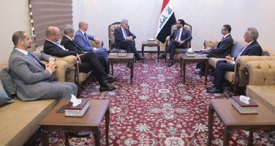 رئيس البرلمان والمدير التنفيذي لشركة سيمينس يبحثان مشاريع الطاقة الكهربائية في البلاد