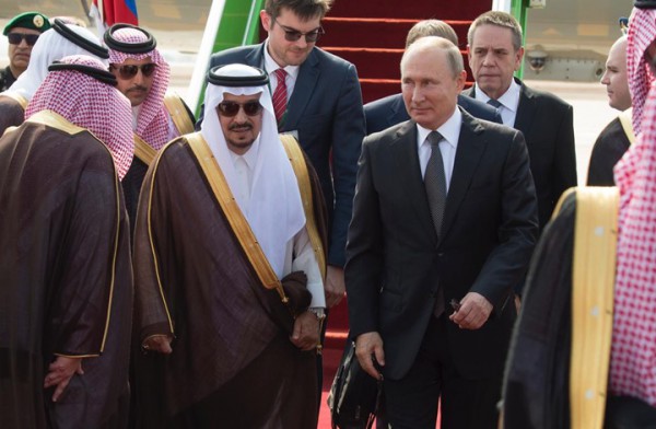 زيارة تاريخية لبوتين الى السعودية: تفاهمات سياسية واتفاقيات نفطية