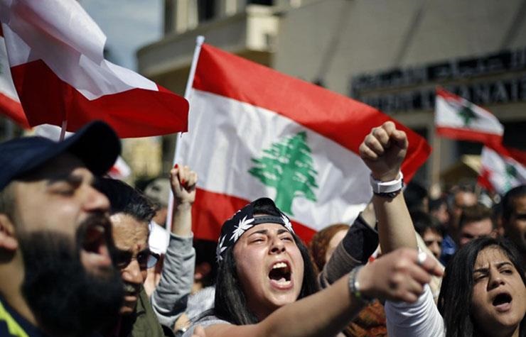لجان تنسيق المظاهرات في بيروت تؤكد استمرارها حتى إسقاط الحكومة