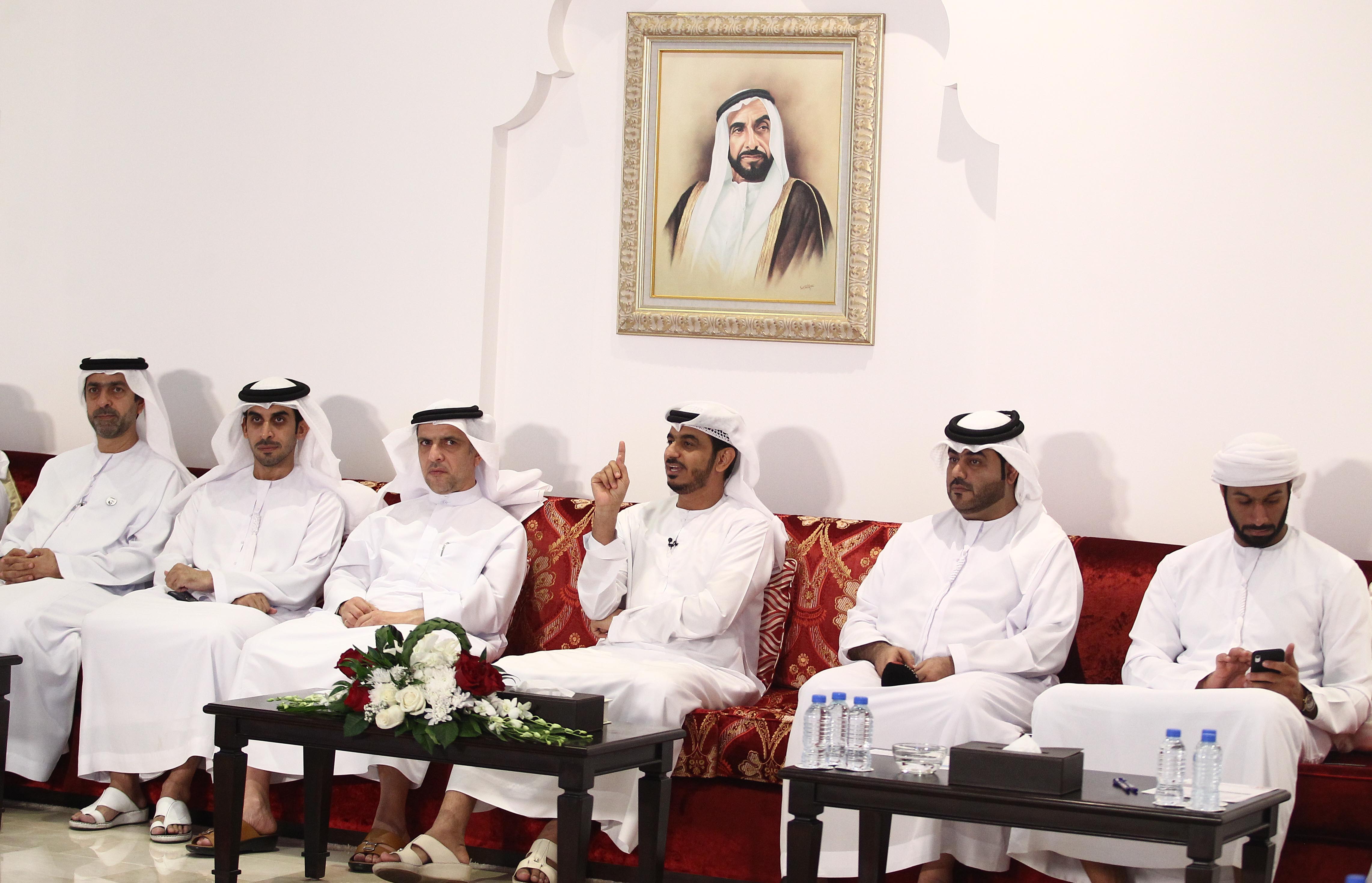 “إمارات التسامح” محاضرة في مجلس محمد خلف بأبوظبي