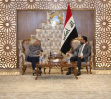 الحلبوسي يبحث مع بلاسخارت جهود مجلس النواب بتشريع قانون الانتخابات الجديد