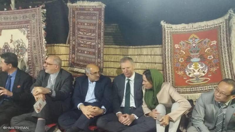احتجاز السفير البريطاني في إيران واتهامه بالتحريض على الاحتجاجات