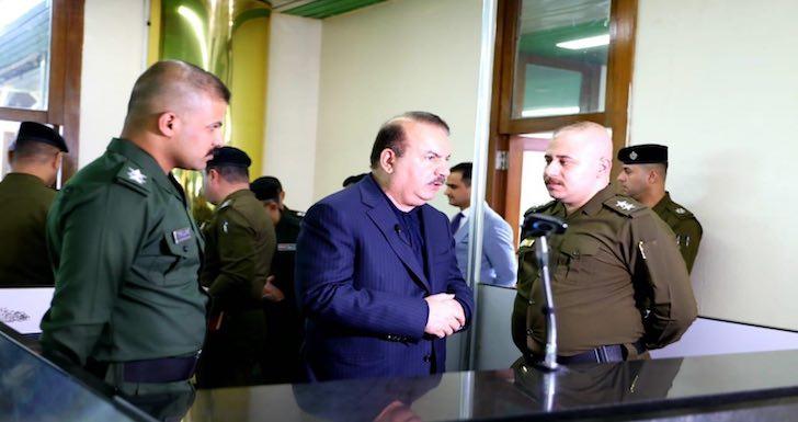 خلال زيارته مطار بغداد .. وزير الداخلية يؤكد على تشديد الإجراءات لمنع وصول فايروس كورونا