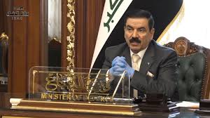 وزير الدفاع يباشر بمهام عمله ويؤكد على بناء جيش قوي وتطوير المنظومة العسكرية