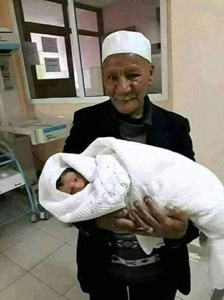 مواطن اربيلي بعمر (82) عاماً يرزق بطفل من زوجته البالغة من العمر (61) عاماً