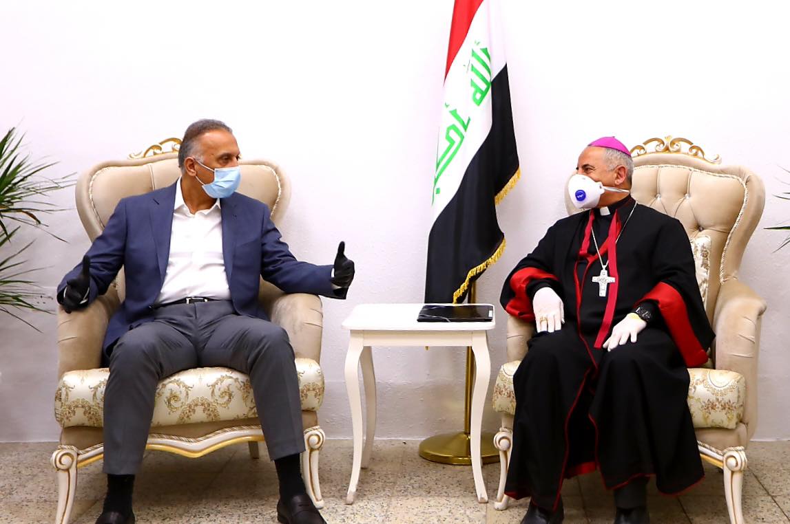 الكاظمي يزور كنيسة مار أدي بقضاء الحمدانية ويلتقي براعي الأبرشية الكلدانية في الموصل