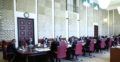 فيديو/ رئيس مجلس الوزراء يترأس الجلسة الاستثنائية لمجلس الوزراء المخصصة لمناقشة الإصلاح المالي والاقتصادي