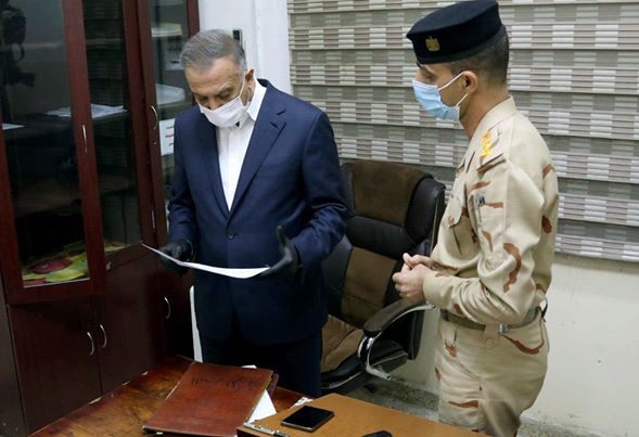 الكاظمي يجري زيارة ليلية تفقدية الى سجن التحقيق المركزي في مطار المثنى