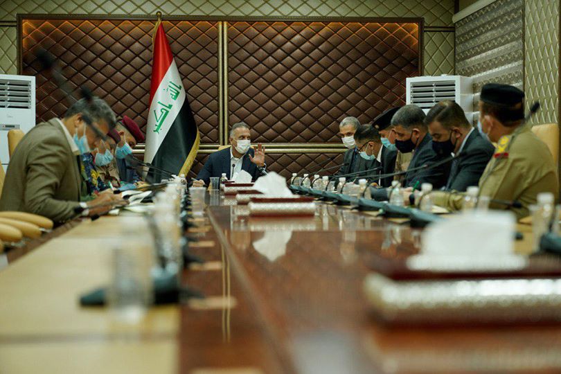 القائد العام للقوات المسلحة مصطفى الكاظمي يعقد اجتماعاً مع القيادات الأمنية