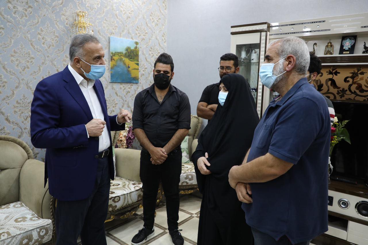 الكاظمي يتوعد بالعقاب لقتلة الشهيدة “رهام يعقوب” ويعزي عائلتها