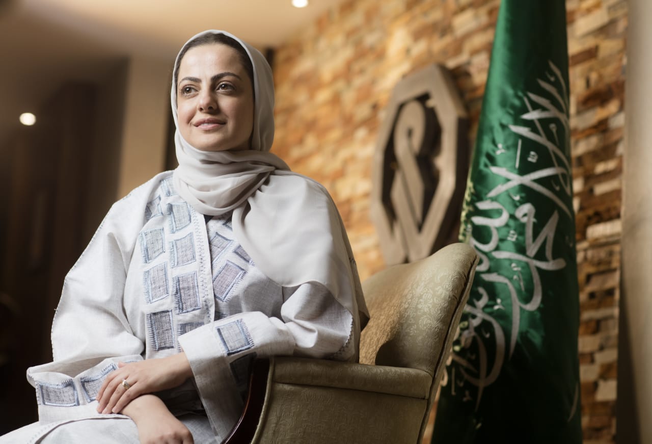 السعودية رانيا نشار تحصد جائزة المرأة المتميزة