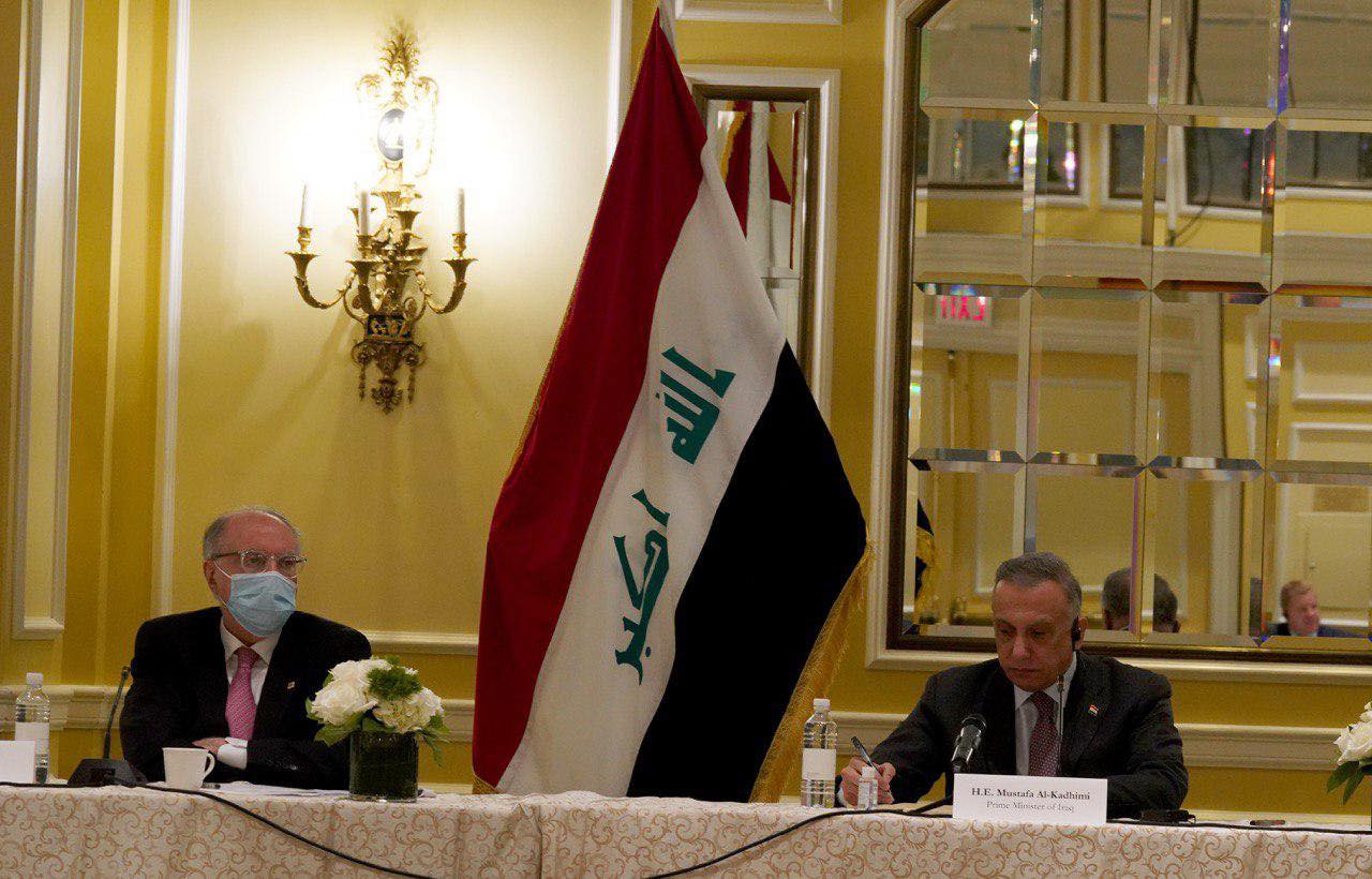 رئيس مجلس الوزراء مصطفى الكاظمي يلتقي في واشنطن أعضاء منتدى رجال الأعمال وغرفة التجارة الأمريكية