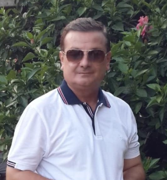 شبكة الاخاء للسلام وحقوق الانسان تكرم الفنان التشكيلي العراقي عضيد طارق