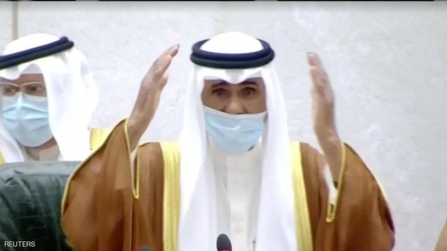 نواف الأحمد يؤدي اليمين الدستورية أميرًا للكويت بالكمامة