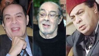 صور..”بالبكاء والملابس البيضاء” زوجة وبنات المنتصر بالله يودعونه إلى مثواه الأخير