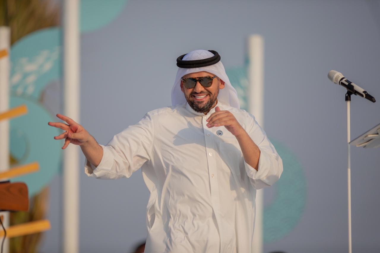 وسط أجواء إحتفالية جميلة بأغنية “بالبنط العريض” حسين الجسمي يحتفل باليوم الوطني السعودي الـ90 على شاطىء الرأس الأبيض