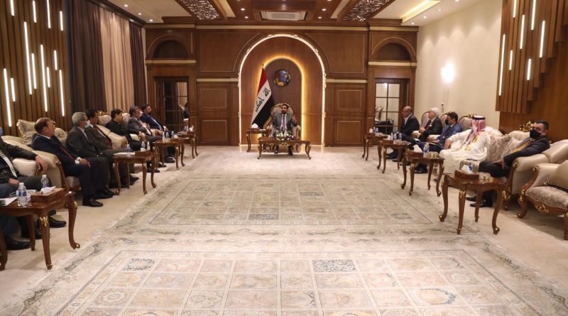 رئيس مجلس النواب يستقبل عددا من أسر ووجهاء مدينة الموصل