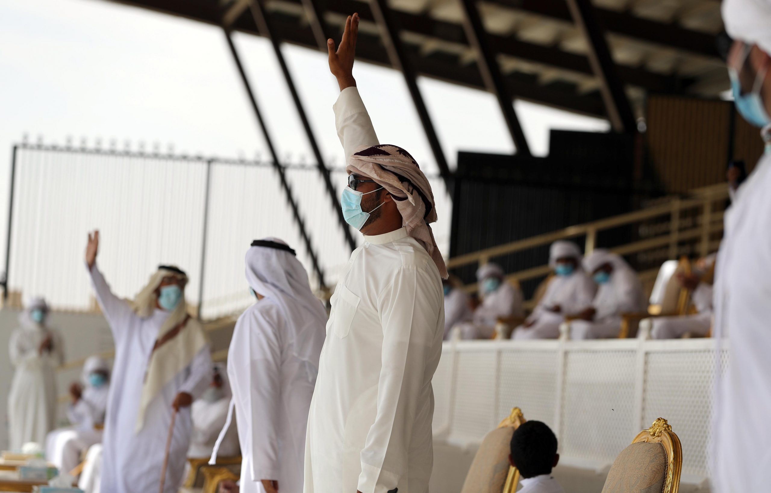 “شوط الملايين” يشهد منافسات قوية بين ملاك الإبل في الإمارات والخليج