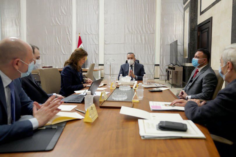 رئيس مجلس الوزراء مصطفى الكاظمي يترأس اجتماعاً لتطوير إدارة المستشفيات المكتملة حديثاً