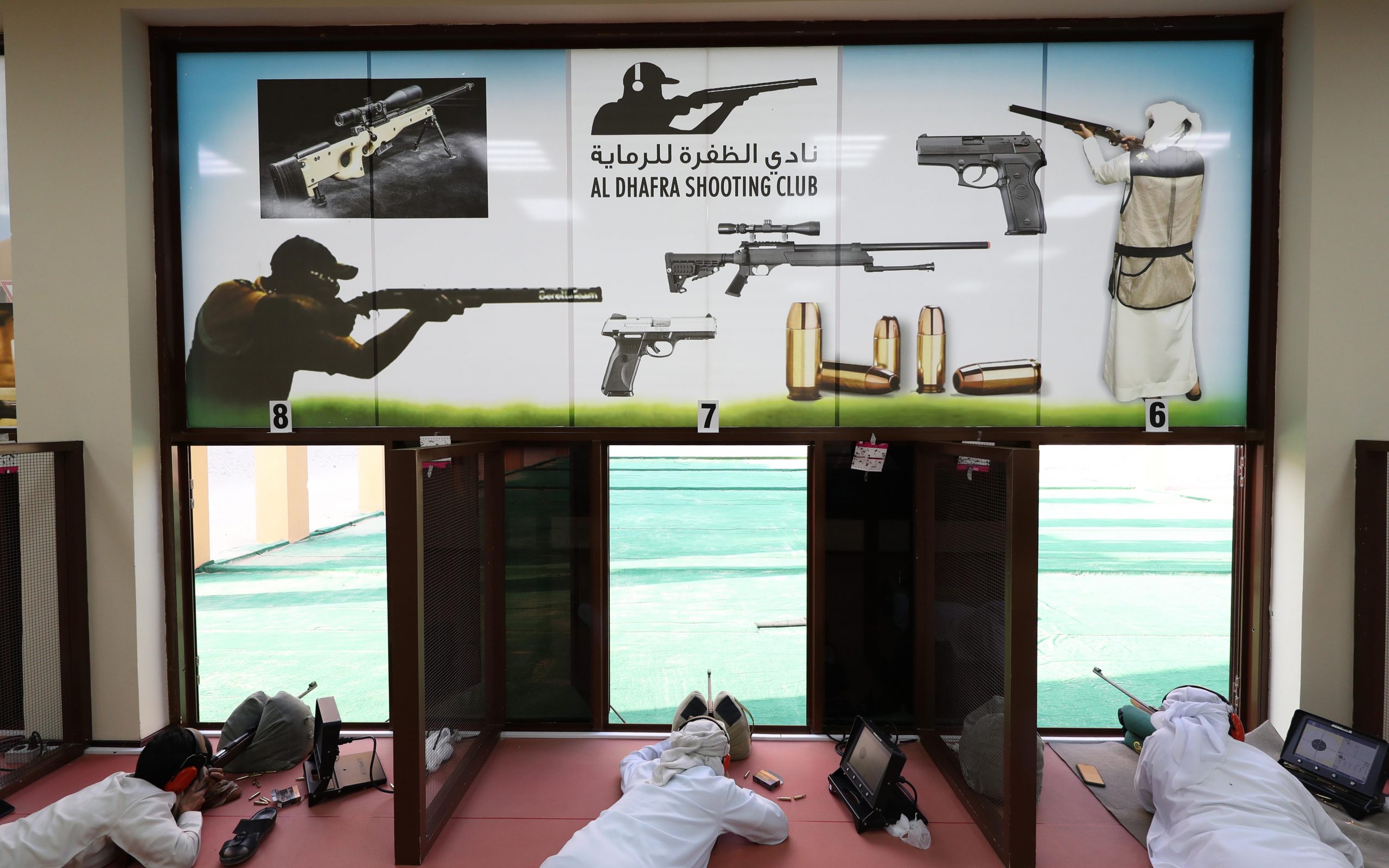 ضمن مسابقات الأسبوع الثامن .. مزاينة الصقور في مهرجان الظفرة 14 تنطلق يوم غدٍ الخميس بالتعاون مع محمية المرزوم للصيد