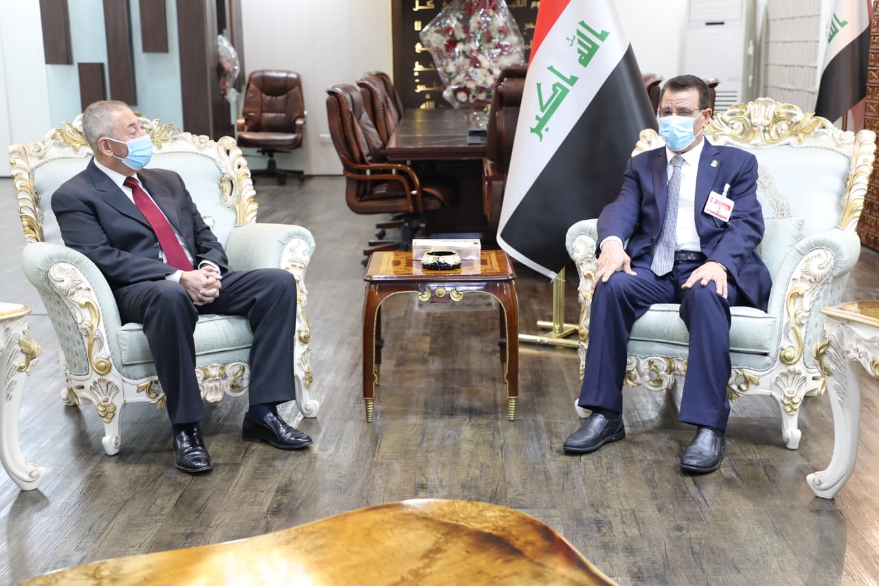 وزير الزراعة يستقبل السفير الأردني ويؤكد على مضي الوزارة بتشجيع التبادل السلعي وفقا لحاجة السوق وبما يعود بالفائدة للبلدين الشقيقين