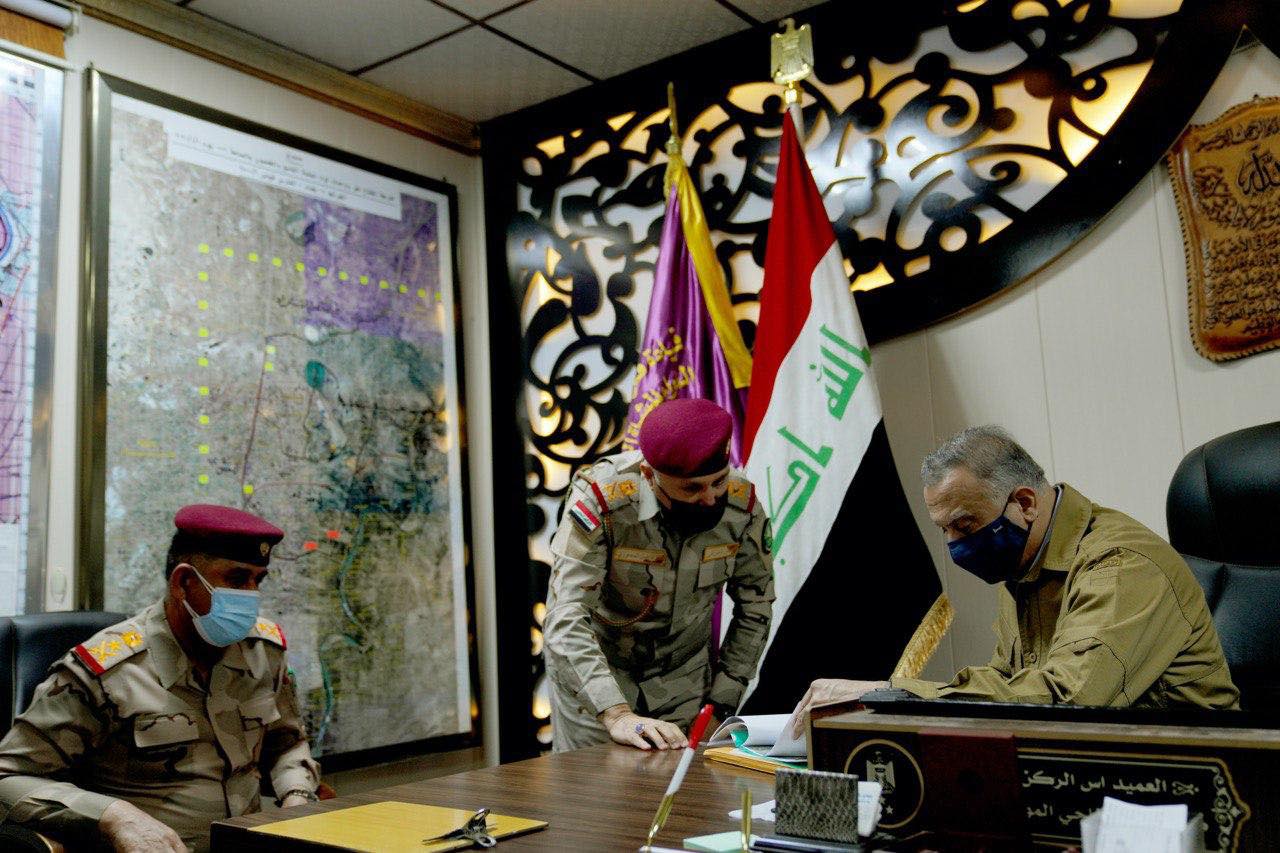 القائد العام للقوات المسلحة مصطفى الكاظمي يجري زيارة لقضاء الطارمية للاشراف على العمليات التي انطلقت للقضاء على ما تبقى من عصابات داعش الارهابية